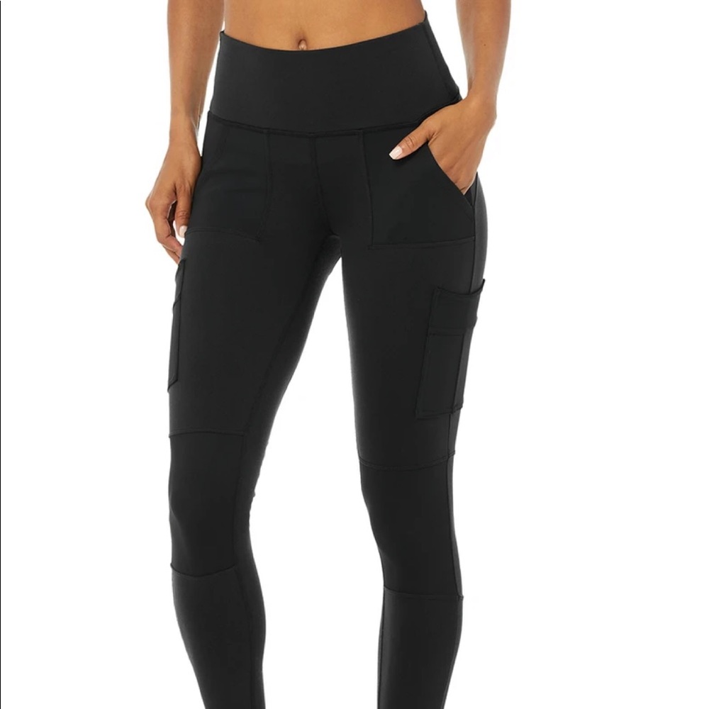 Alo High-Waist Cargo Leggings